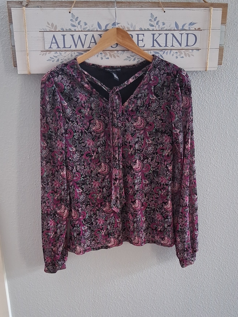 5/$13 Floral Tie-Neck Top